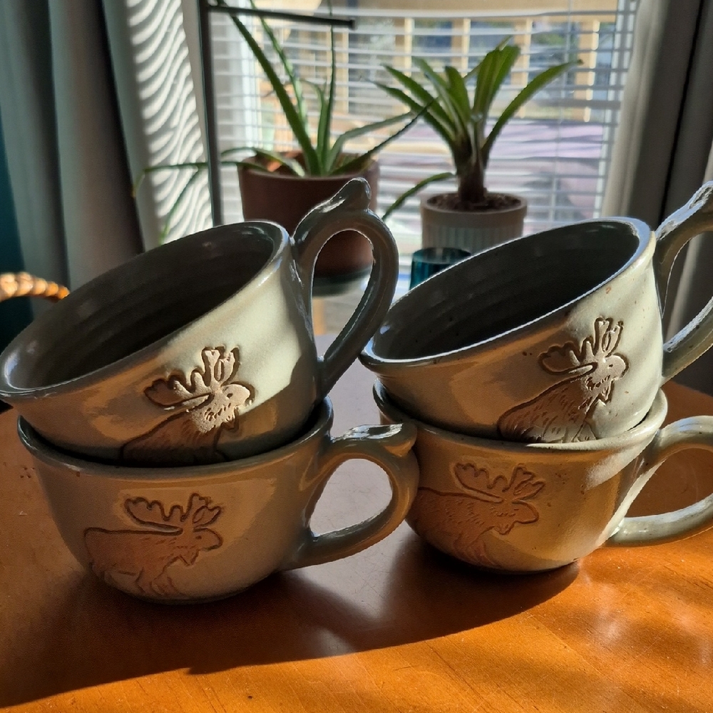 Collection Circle Moose Embossed Studio Crafted Soup/stew Mug Set of 4